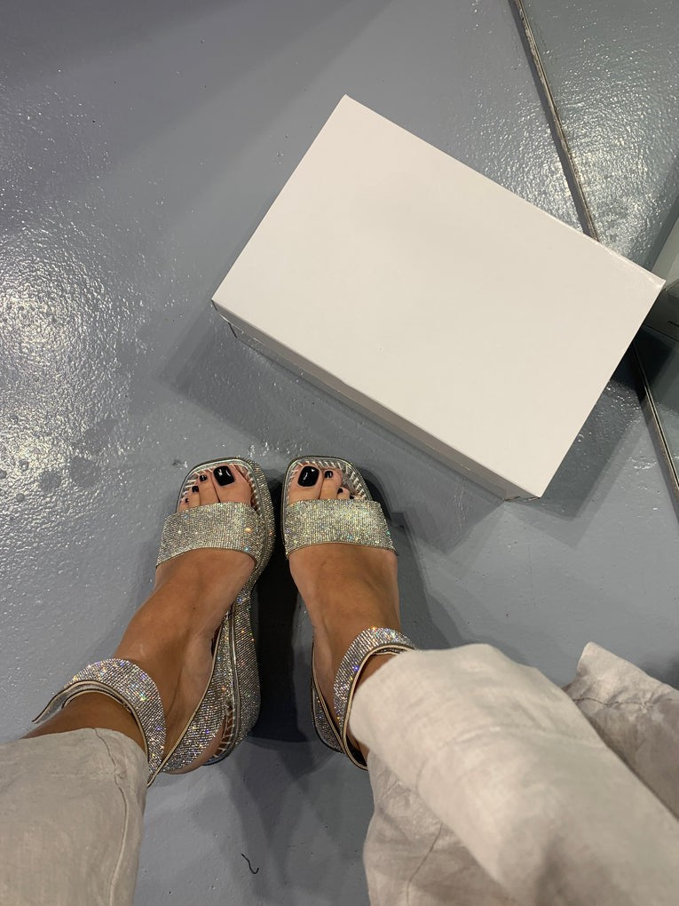 Sparkling crystal sandals