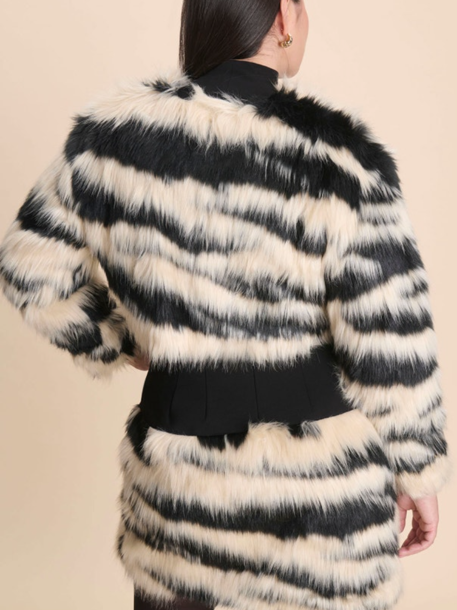 Black And White Color Faux Fur Set