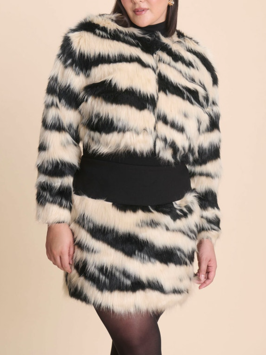 Black And White Color Faux Fur Set